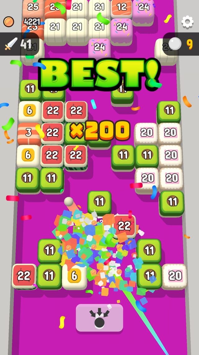 A best-score banner appearing on a magenta board as the combo counter passes two hundred.